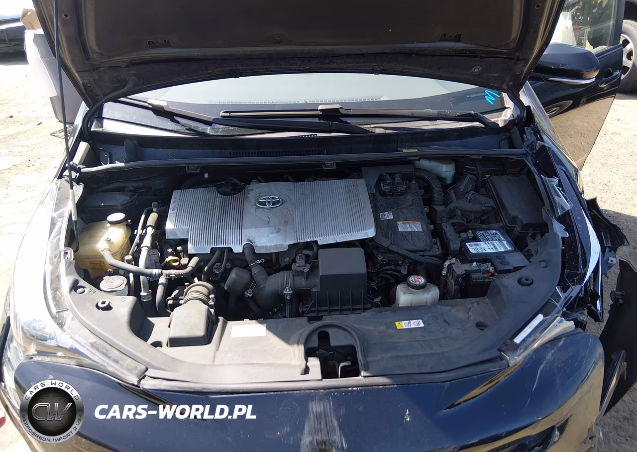 2018 Toyota Prius Three VIN:JTDKARFU2J3549445 - 10