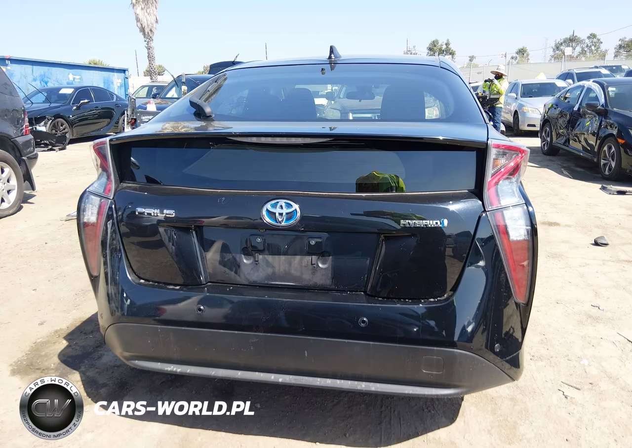 2018 Toyota Prius Three VIN:JTDKARFU2J3549445 - 16