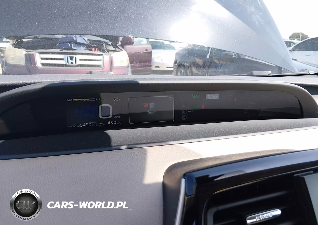 2018 Toyota Prius Three VIN:JTDKARFU2J3549445 - 7