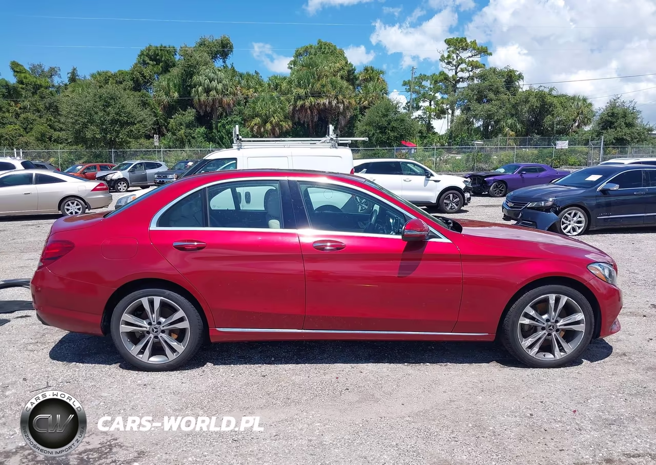 2018 Mercedes-Benz C 300 4Matic VIN:55SWF4KB7JU246303 - 13