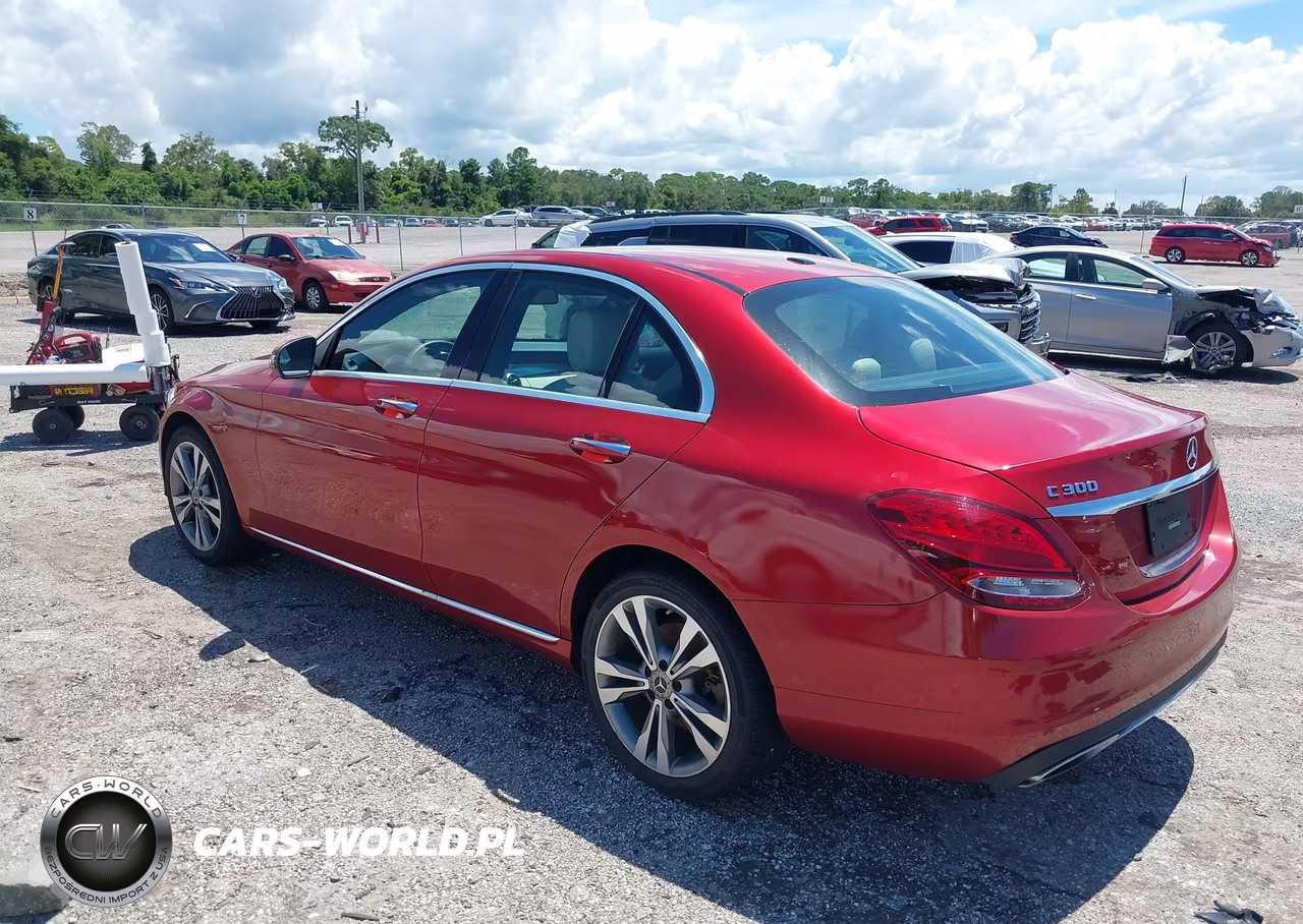 2018 Mercedes-Benz C 300 4Matic VIN:55SWF4KB7JU246303 - 3