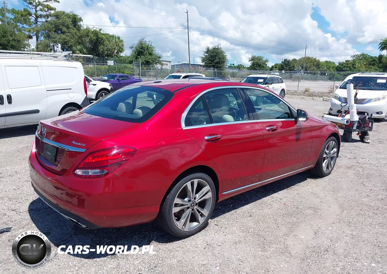 2018 Mercedes-Benz C 300 4Matic VIN:55SWF4KB7JU246303 - 4