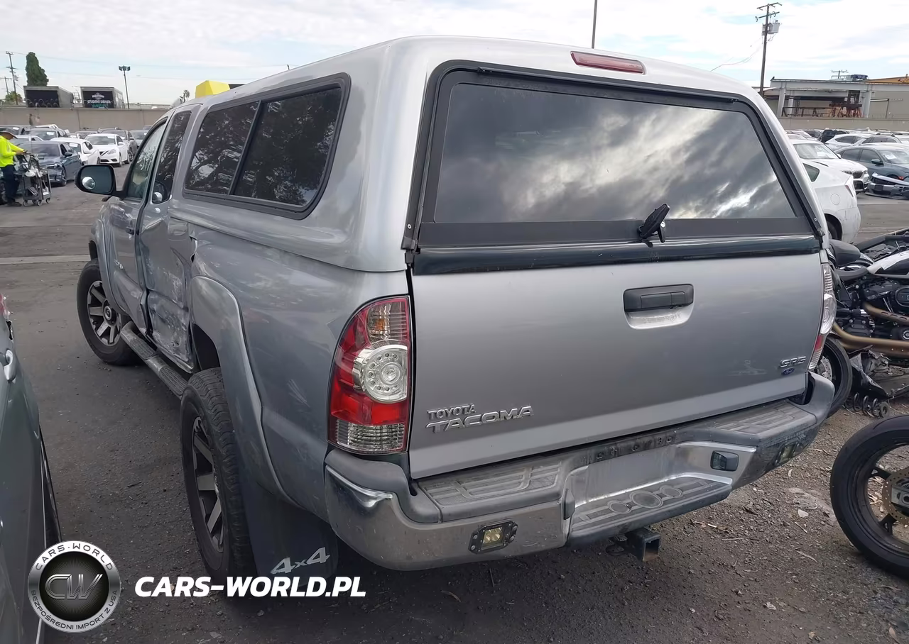 2014 Toyota Tacoma VIN:5TFUX4EN9EX027527 - 3