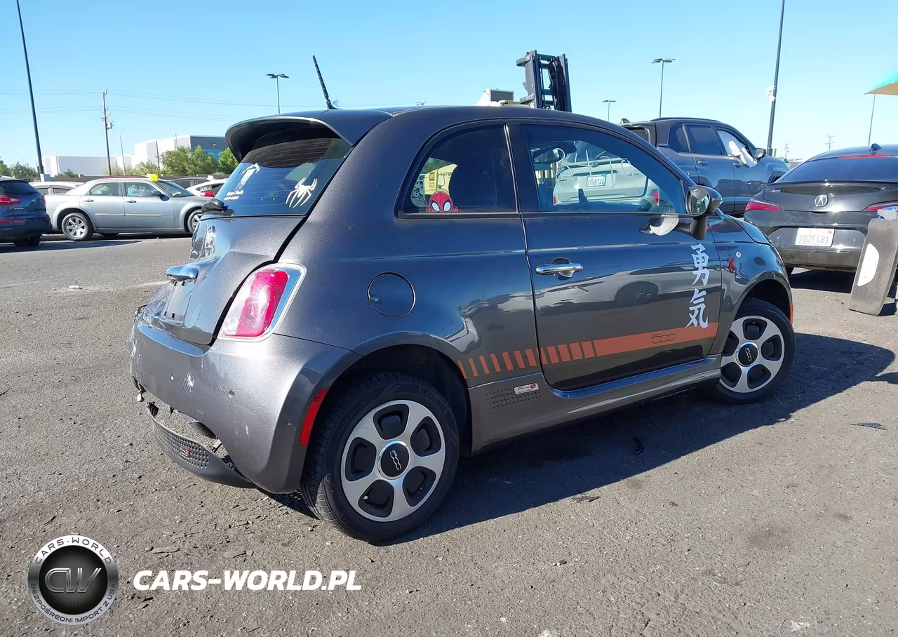 2015 Fiat 500E Battery Electric VIN:3C3CFFGE4FT549815 - 4