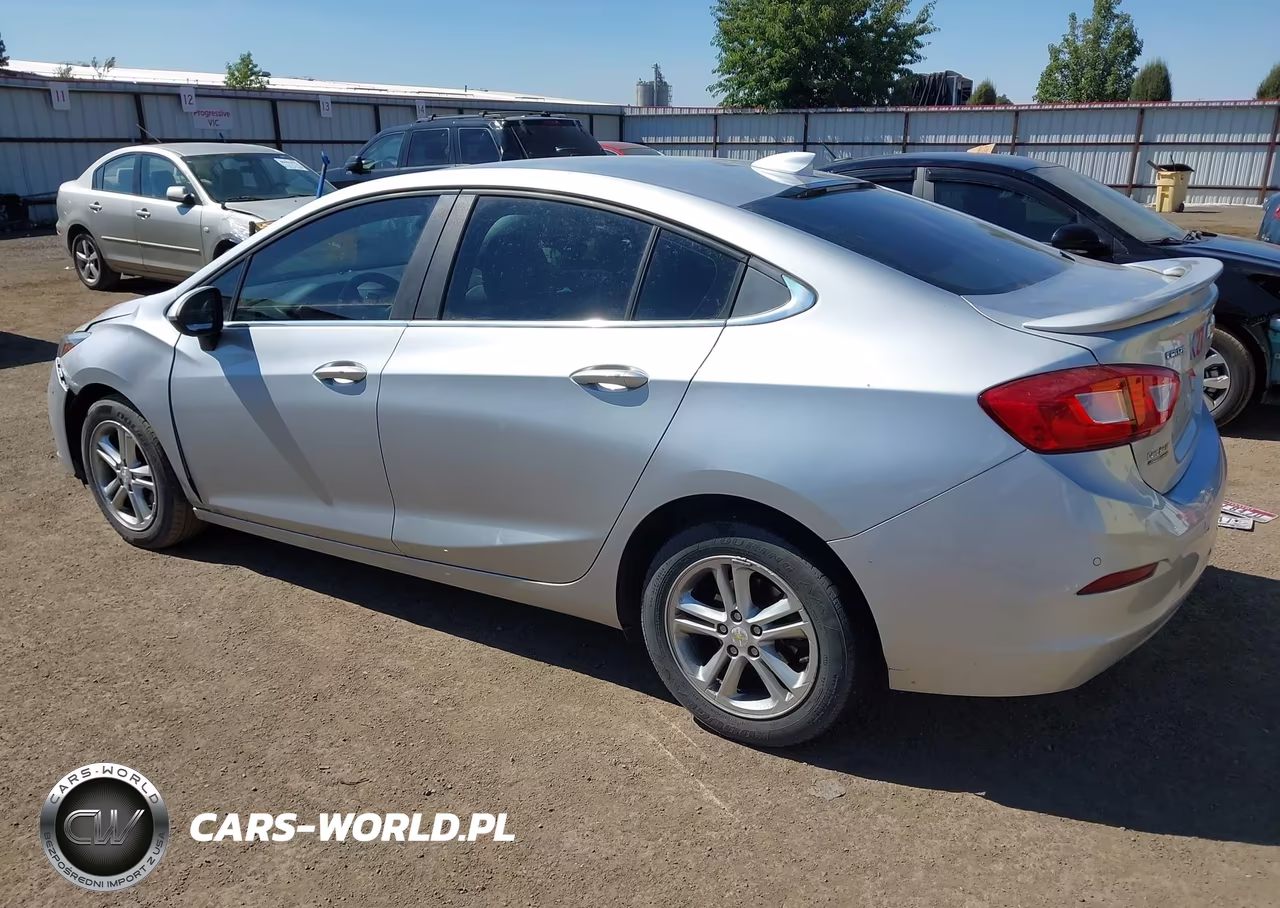 2018 Chevrolet Cruze Lt Auto VIN:1G1BE5SMXJ7116976 - 3
