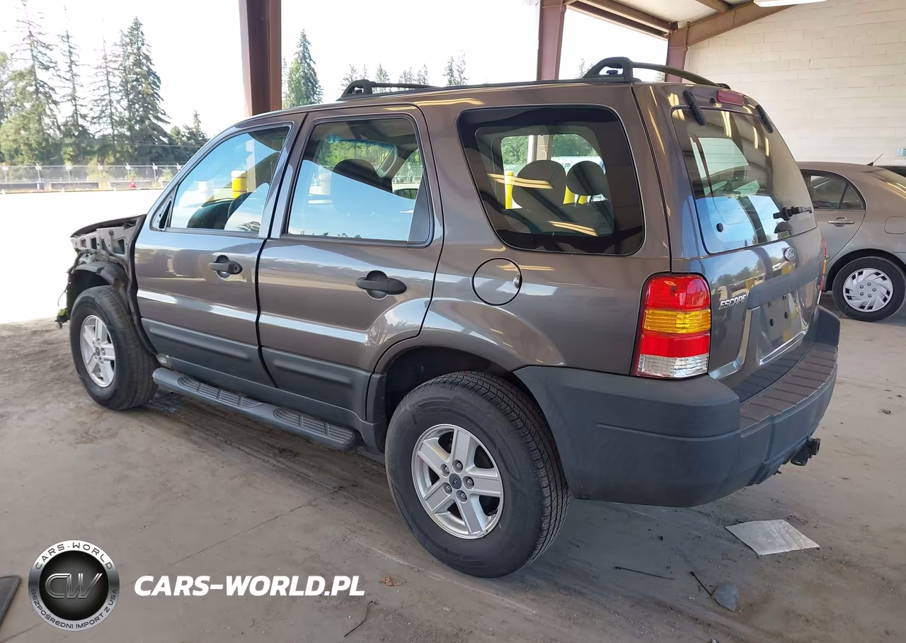 2005 Ford Escape Xls VIN:1FMYU92Z35KD52603 - 3