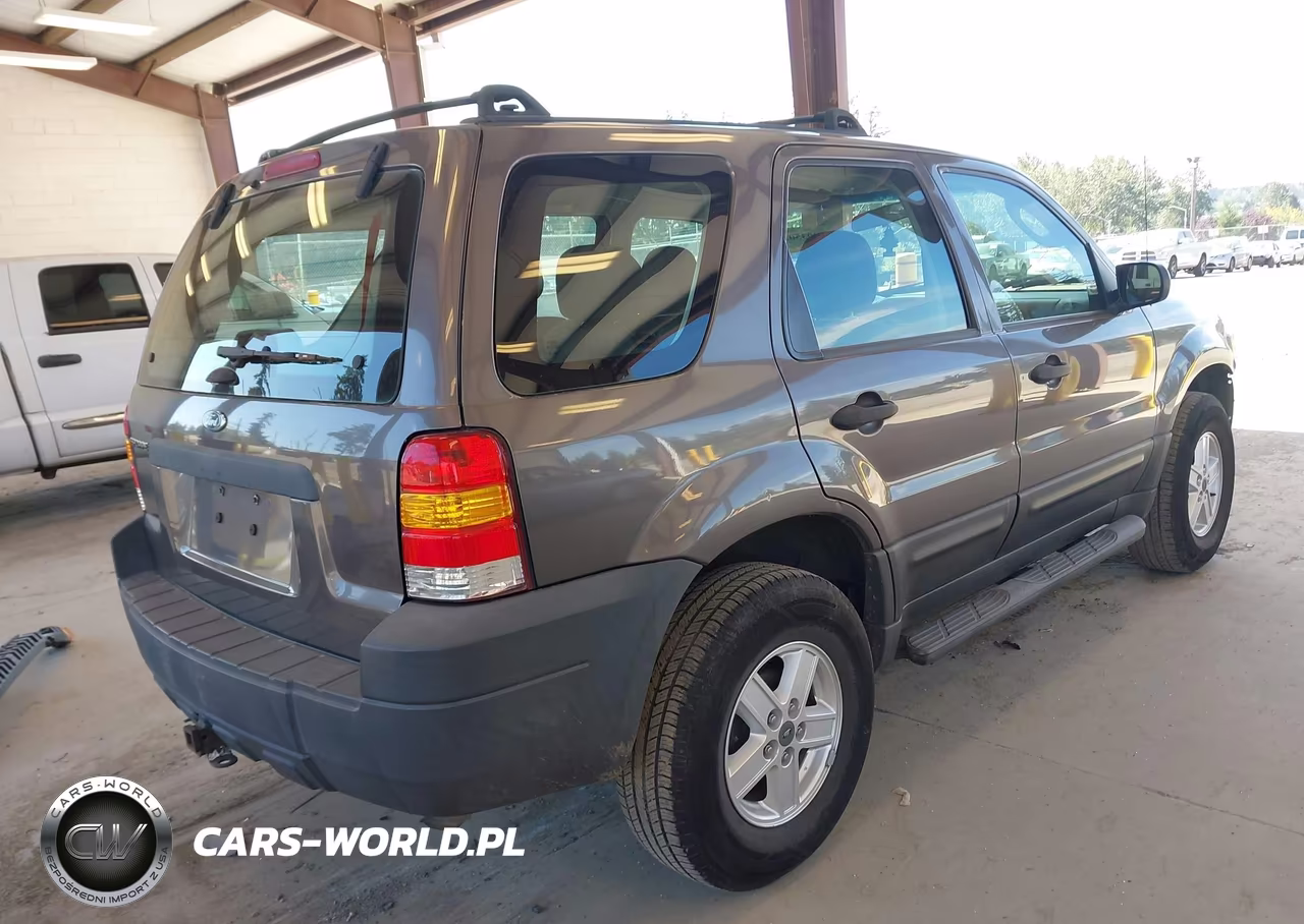 2005 Ford Escape Xls VIN:1FMYU92Z35KD52603 - 4