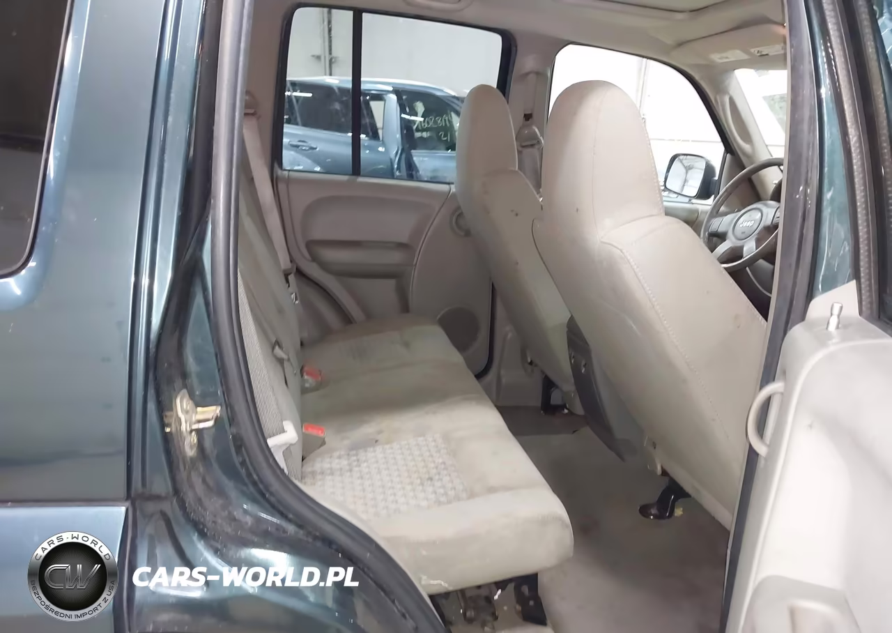 2005 Jeep Liberty Renegade VIN:1J4GL38K85W697980 - 8
