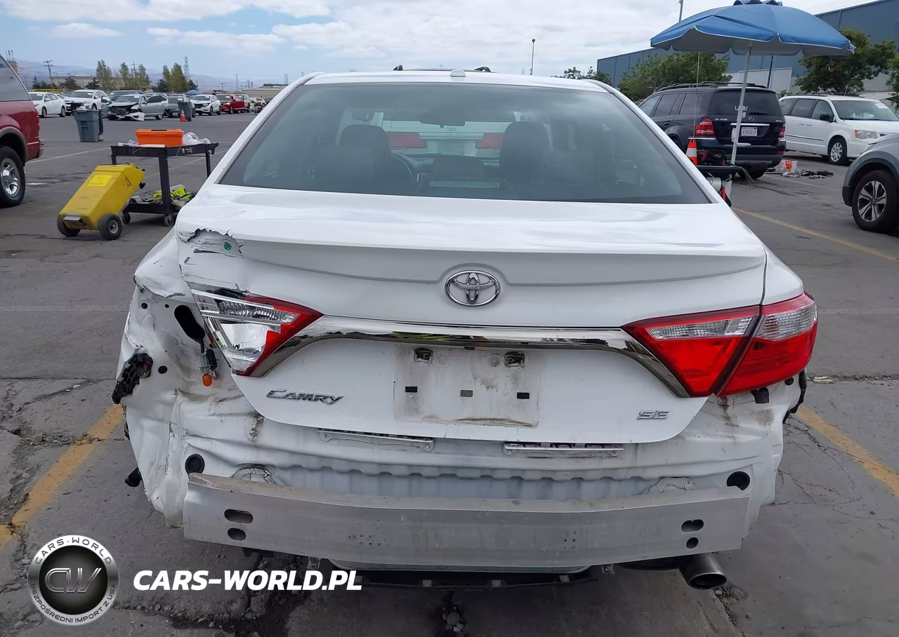 2016 Toyota Camry Se VIN:4T1BF1FK0GU132194 - 17