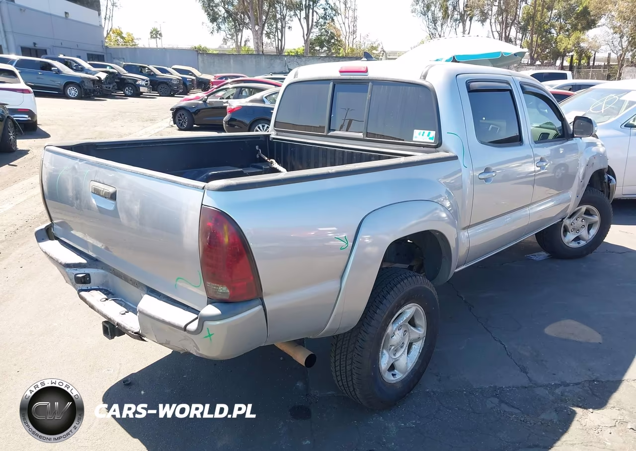 2014 Toyota Tacoma Base V6 VIN:3TMLU4EN8EM163366 - 4