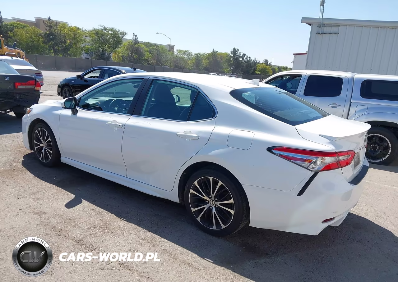 2020 Toyota Camry Se VIN:4T1G11AK9LU363312 - 3
