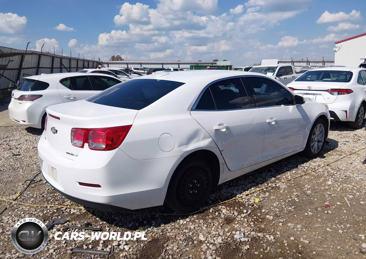 2015 Chevrolet Malibu 2Lt VIN:1G11D5SL8FF201883 - 4