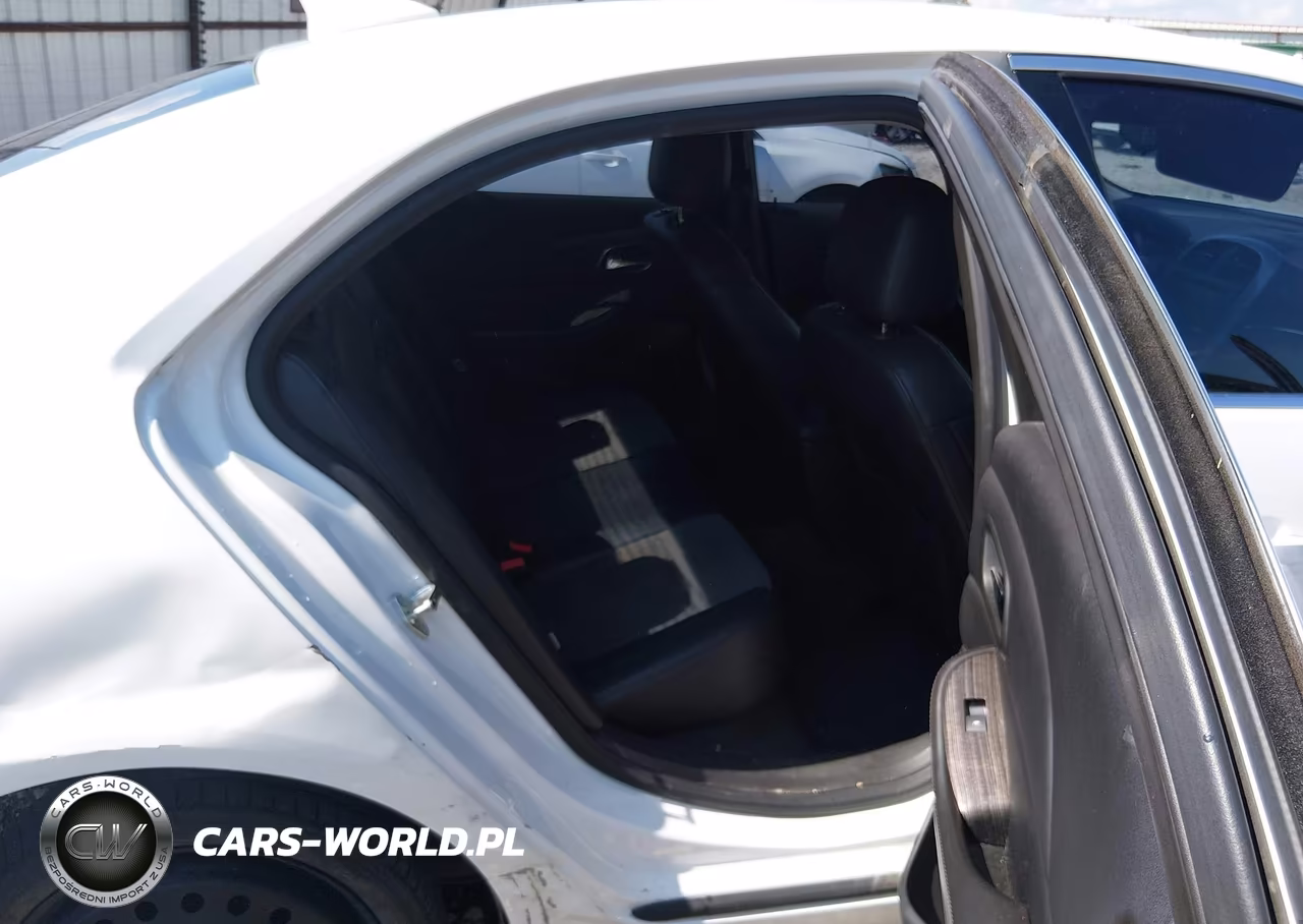 2015 Chevrolet Malibu 2Lt VIN:1G11D5SL8FF201883 - 8