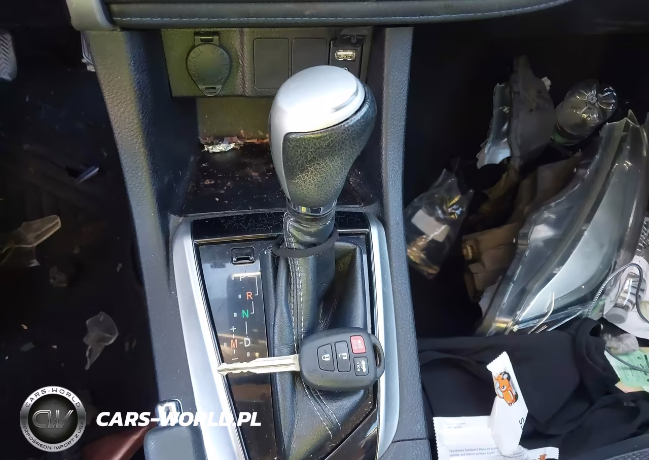 2018 Toyota Corolla Se VIN:5YFBURHE9JP747010 - 11