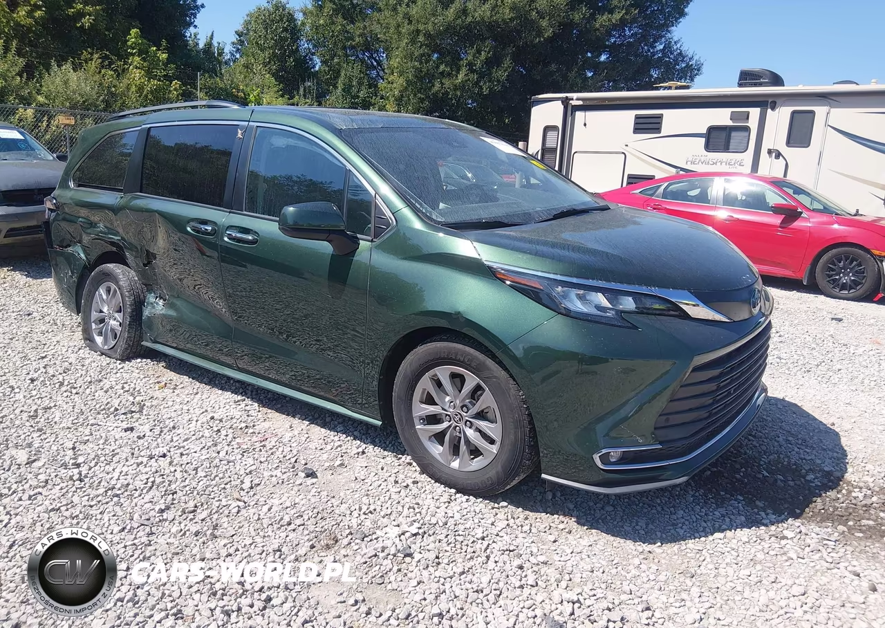 2022 Toyota Sienna Xle
