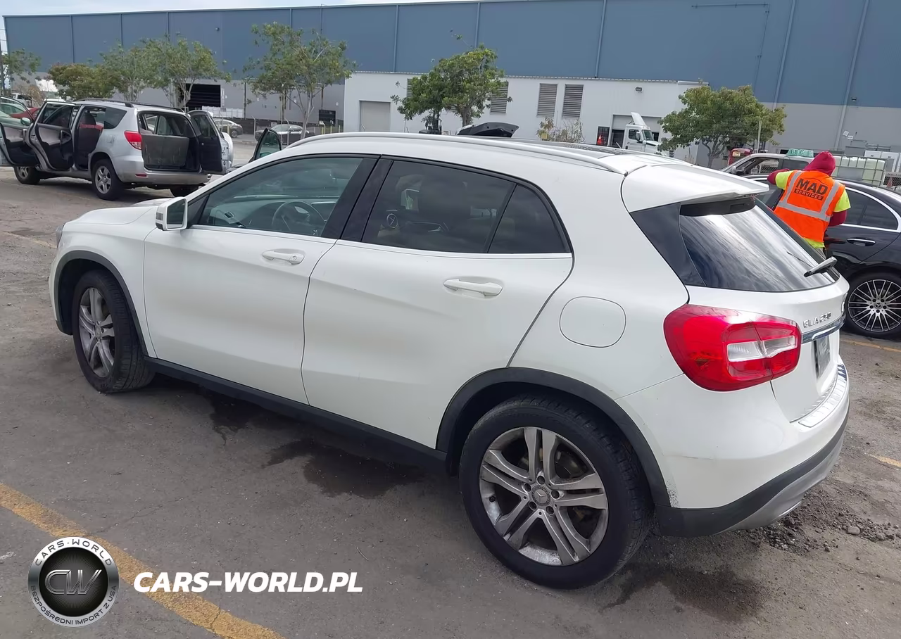 2015 Mercedes-Benz Gla 250 4Matic VIN:WDCTG4GB1FJ180903 - 3