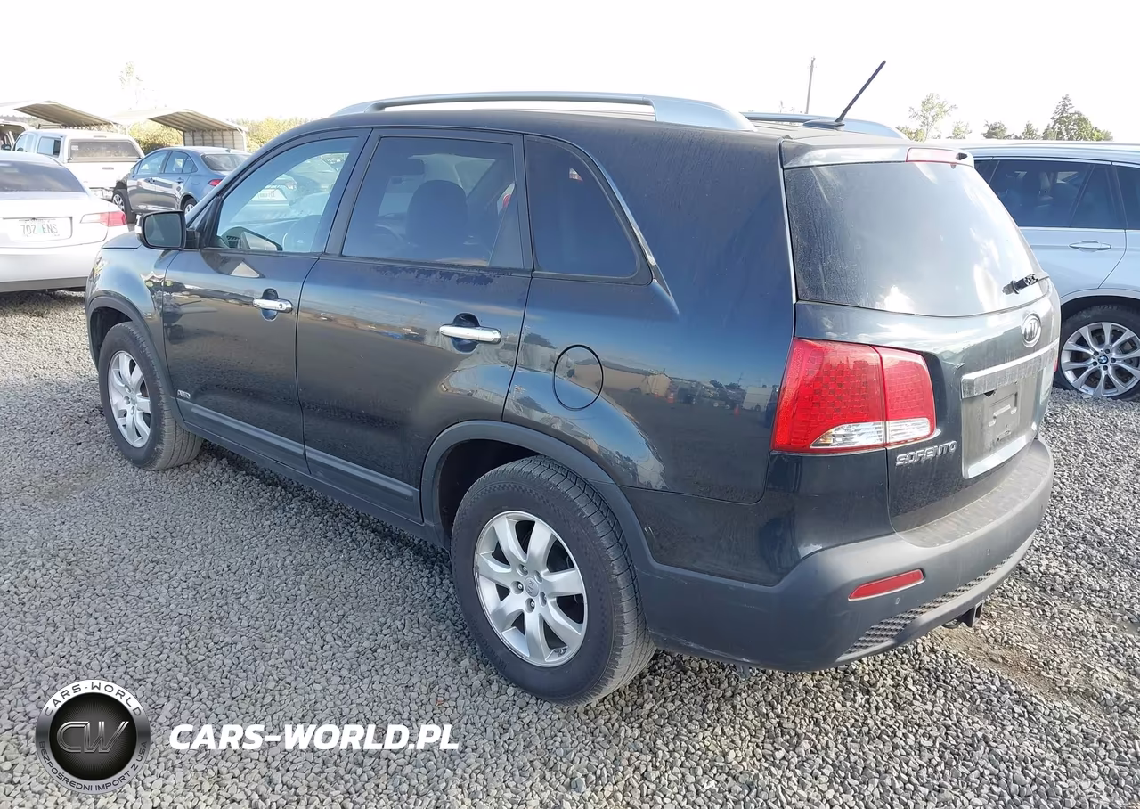 2013 Kia Sorento Lx V6 VIN:5XYKTDA20DG397801 - 3