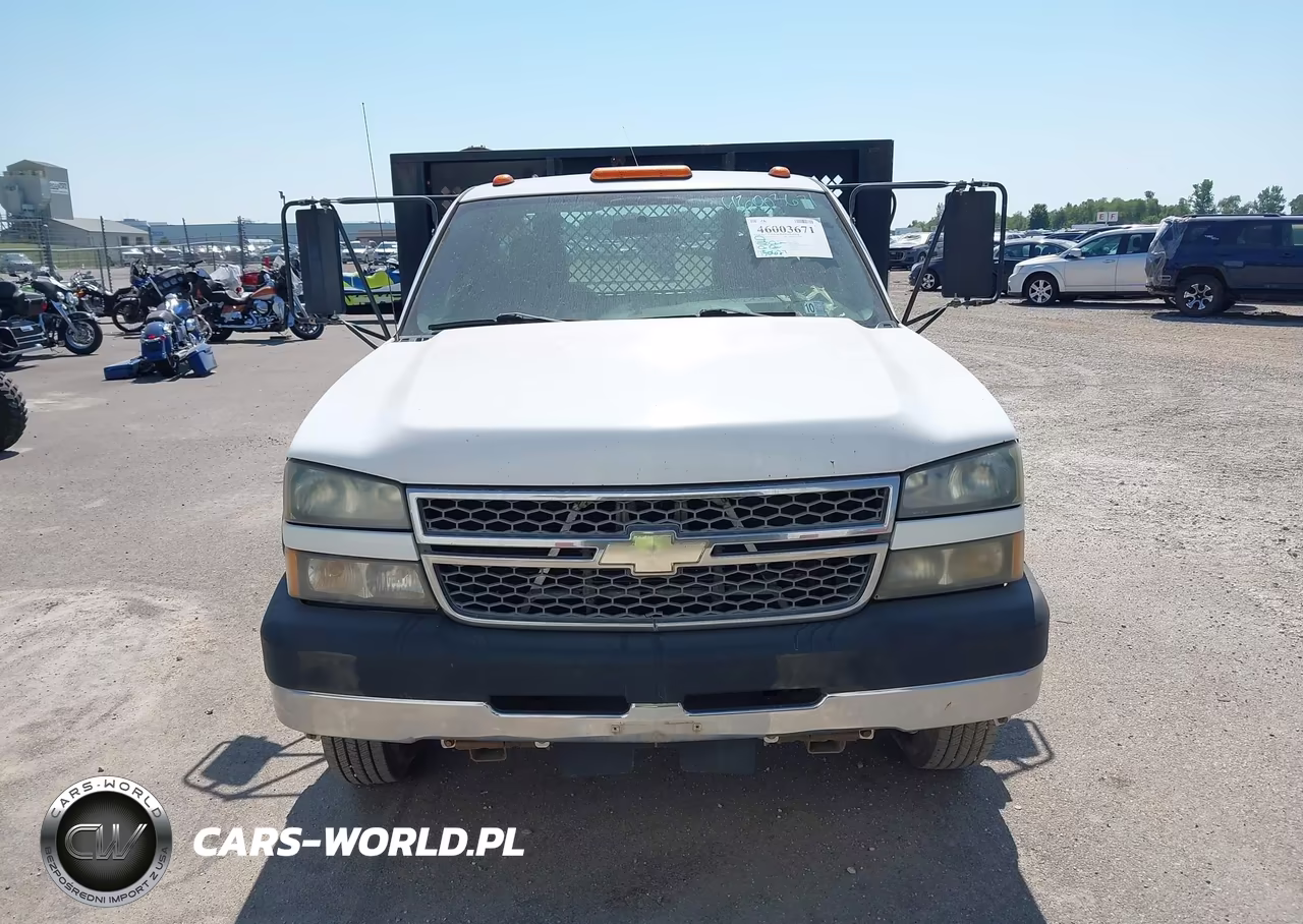 2005 Chevrolet Silverado 3500 Chassis Work Truck VIN:1GBJC34G35E239870 - 12