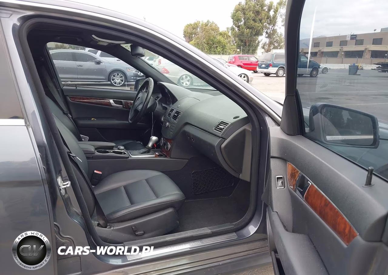 2010 Mercedes-Benz C 300 Luxury-Sport VIN:WDDGF5EB3AR092955 - 5