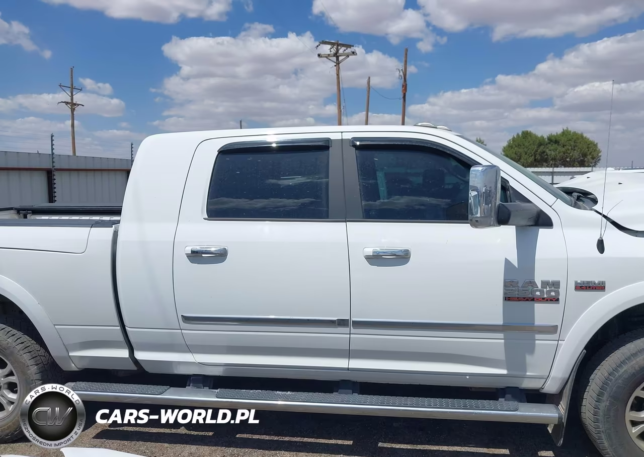 2018 Ram 2500 Laramie 4X4 6'4 Box VIN:3C6UR5NJ9JG145371 - 13