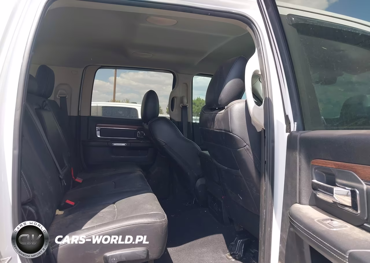 2018 Ram 2500 Laramie 4X4 6'4 Box VIN:3C6UR5NJ9JG145371 - 8