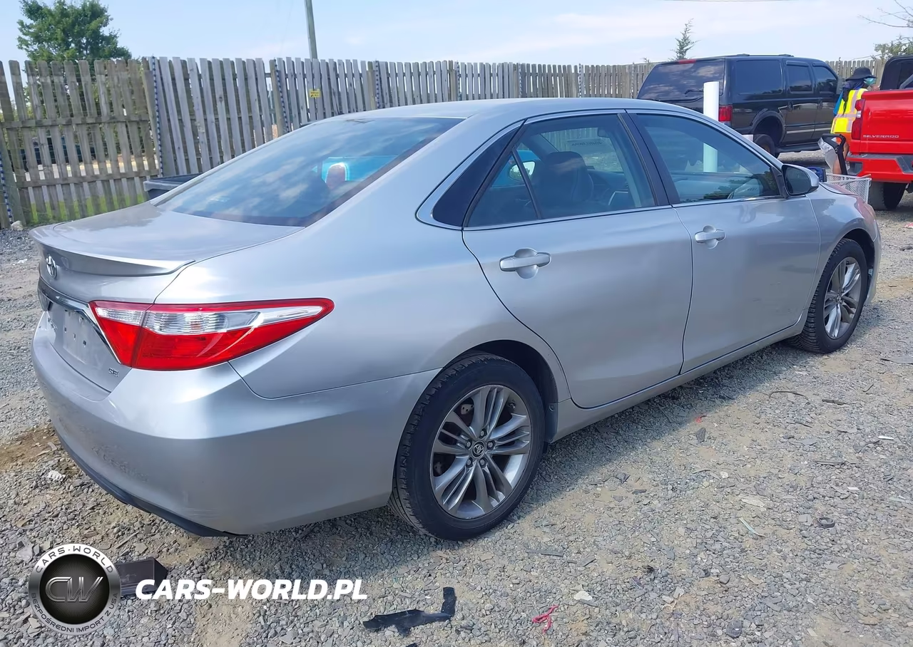 2015 Toyota Camry Se VIN:4T1BF1FK2FU971794 - 4