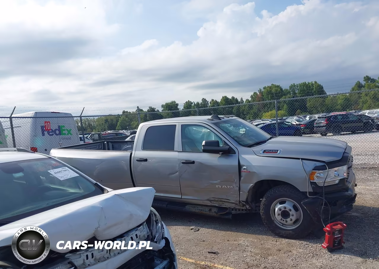 2022 Ram 3500 Tradesman 4X4 8' Box VIN:3C63RRGL4NG139937 - 15