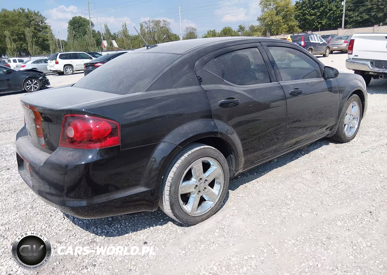 2011 Dodge Avenger Lux VIN:1B3BD2FB4BN544803 - 4