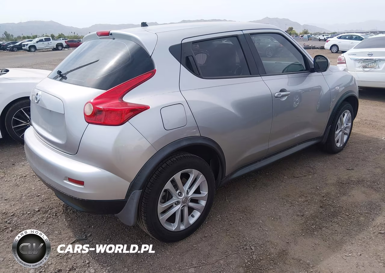 2011 Nissan Juke S VIN:JN8AF5MR8BT001685 - 4