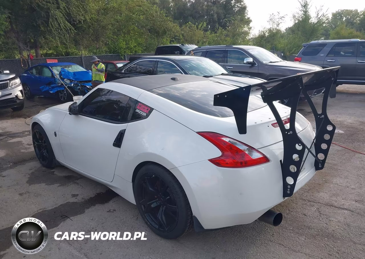 2010 Nissan 370Z Touring VIN:JN1AZ4EH8AM505720 - 3