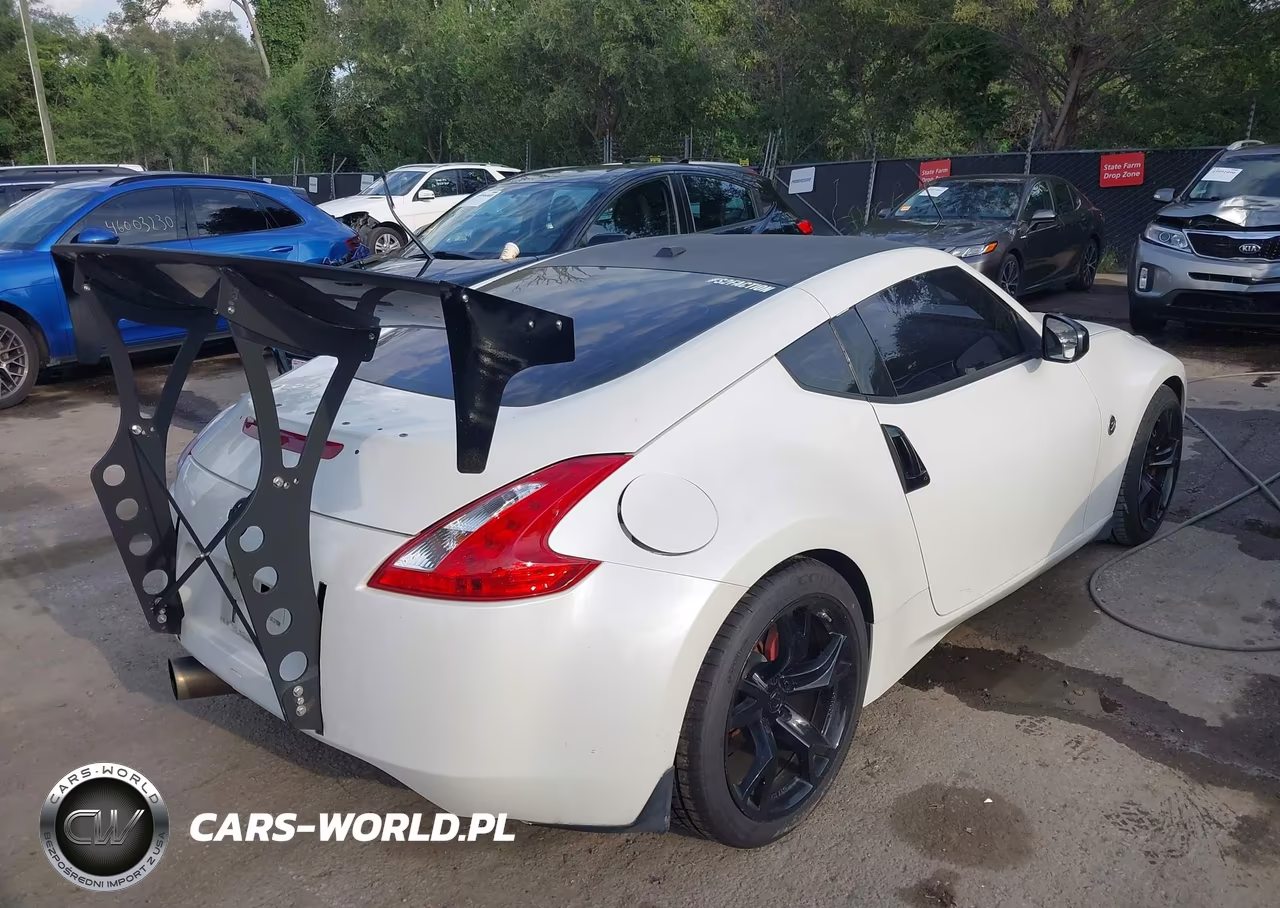 2010 Nissan 370Z Touring VIN:JN1AZ4EH8AM505720 - 4
