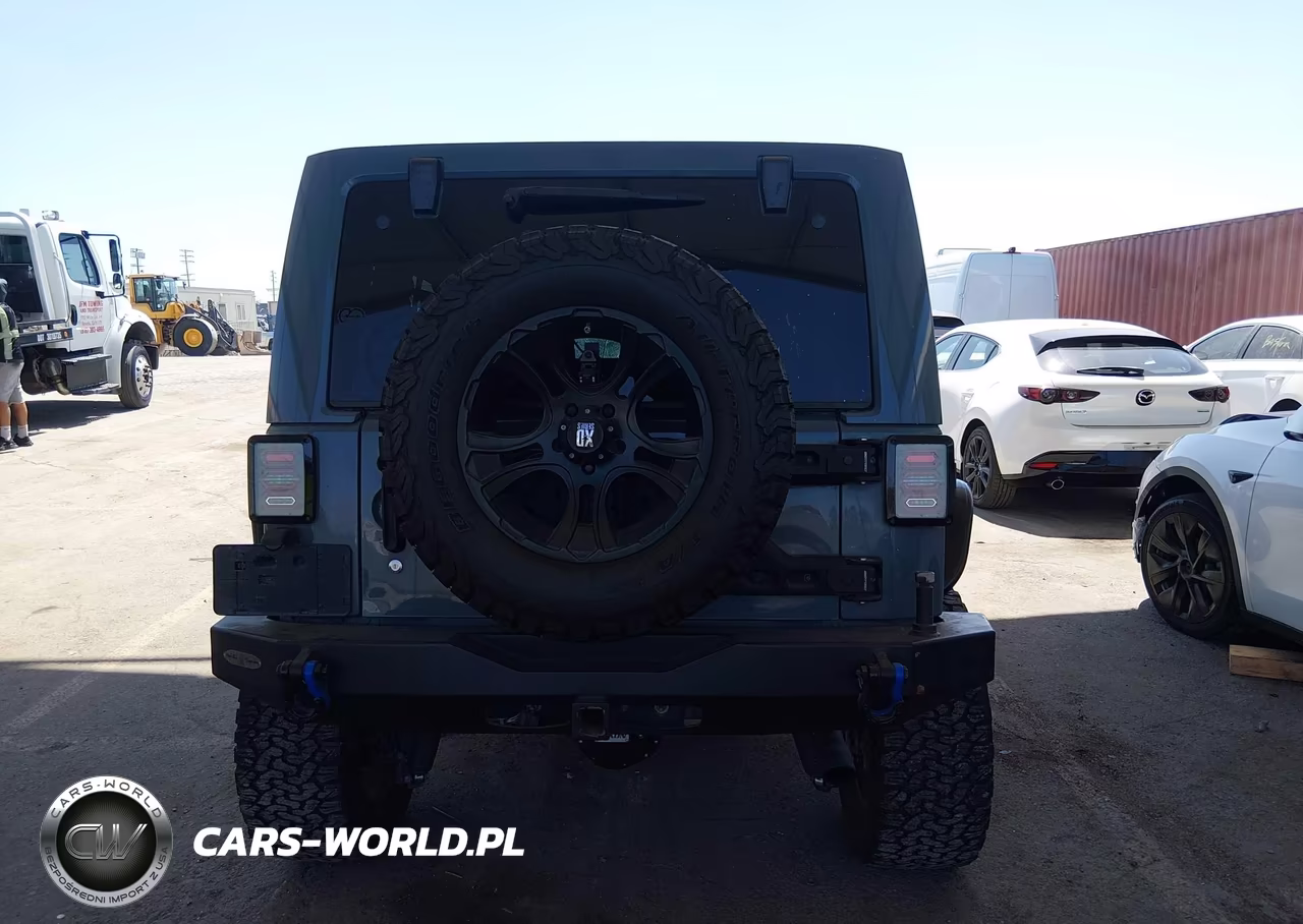 2015 Jeep Wrangler Unlimited Sahara VIN:1C4HJWEG0FL734752 - 15