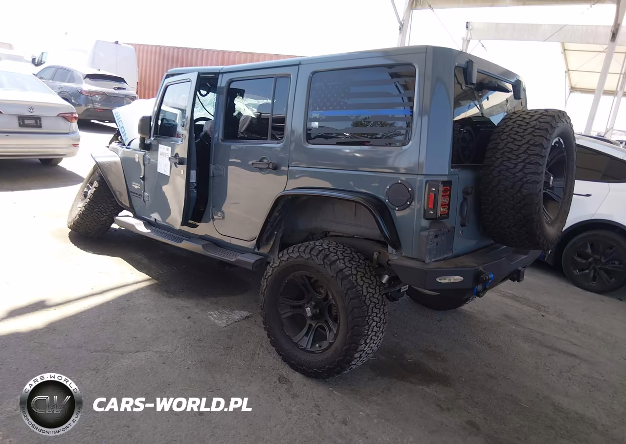 2015 Jeep Wrangler Unlimited Sahara VIN:1C4HJWEG0FL734752 - 3