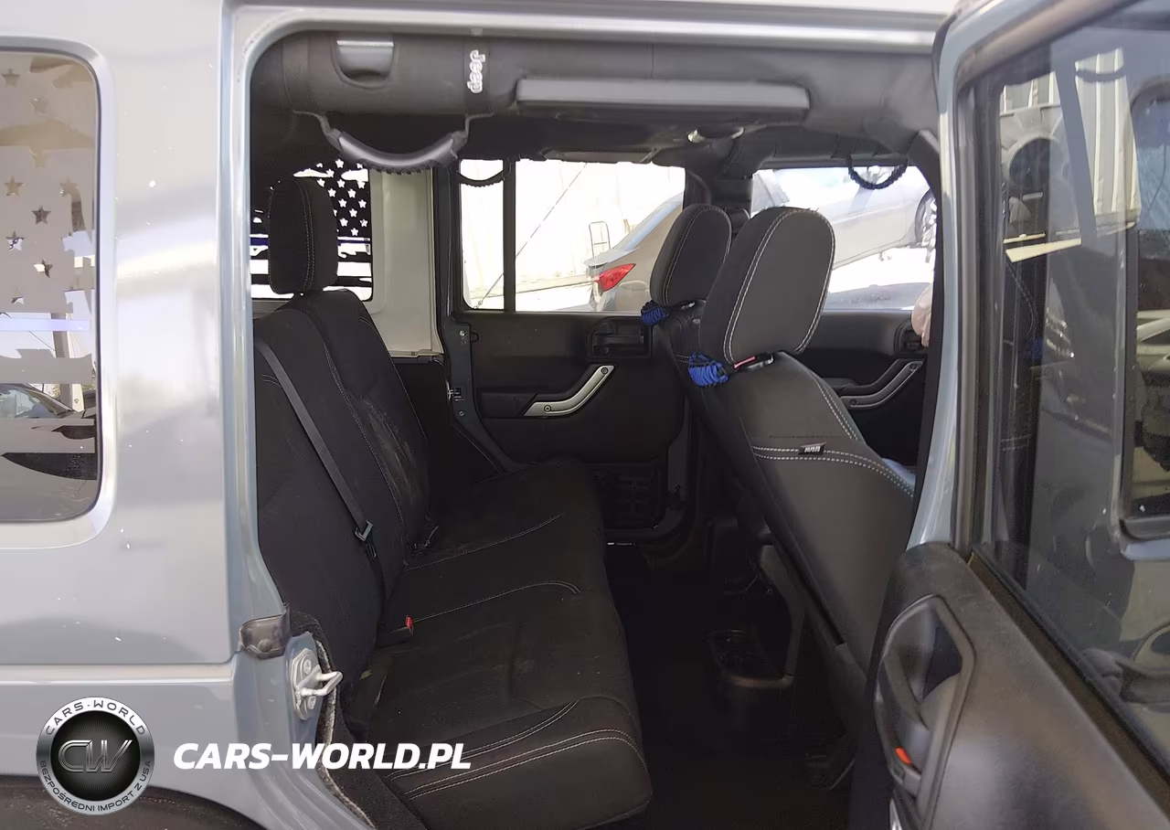 2015 Jeep Wrangler Unlimited Sahara VIN:1C4HJWEG0FL734752 - 8