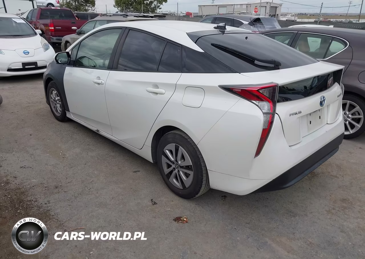 2017 Toyota Prius Three VIN:JTDKARFU8H3037943 - 3
