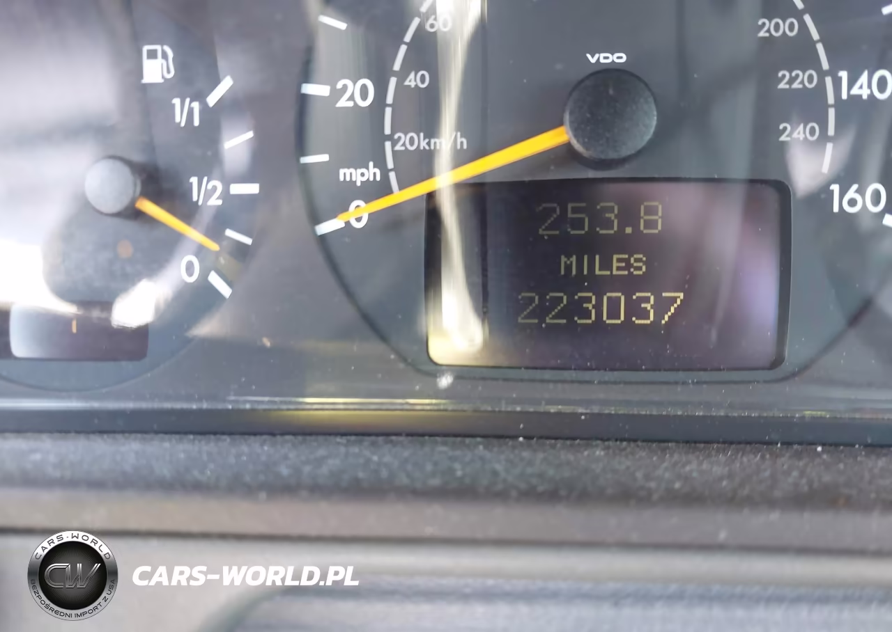 2000 Mercedes-Benz E 320 VIN:WDBJF65J6YB125171 - 16