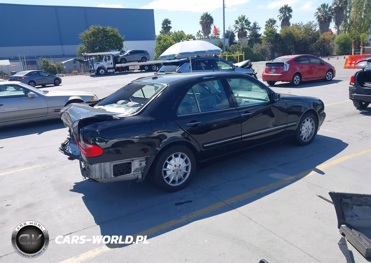 2000 Mercedes-Benz E 320 VIN:WDBJF65J6YB125171 - 4