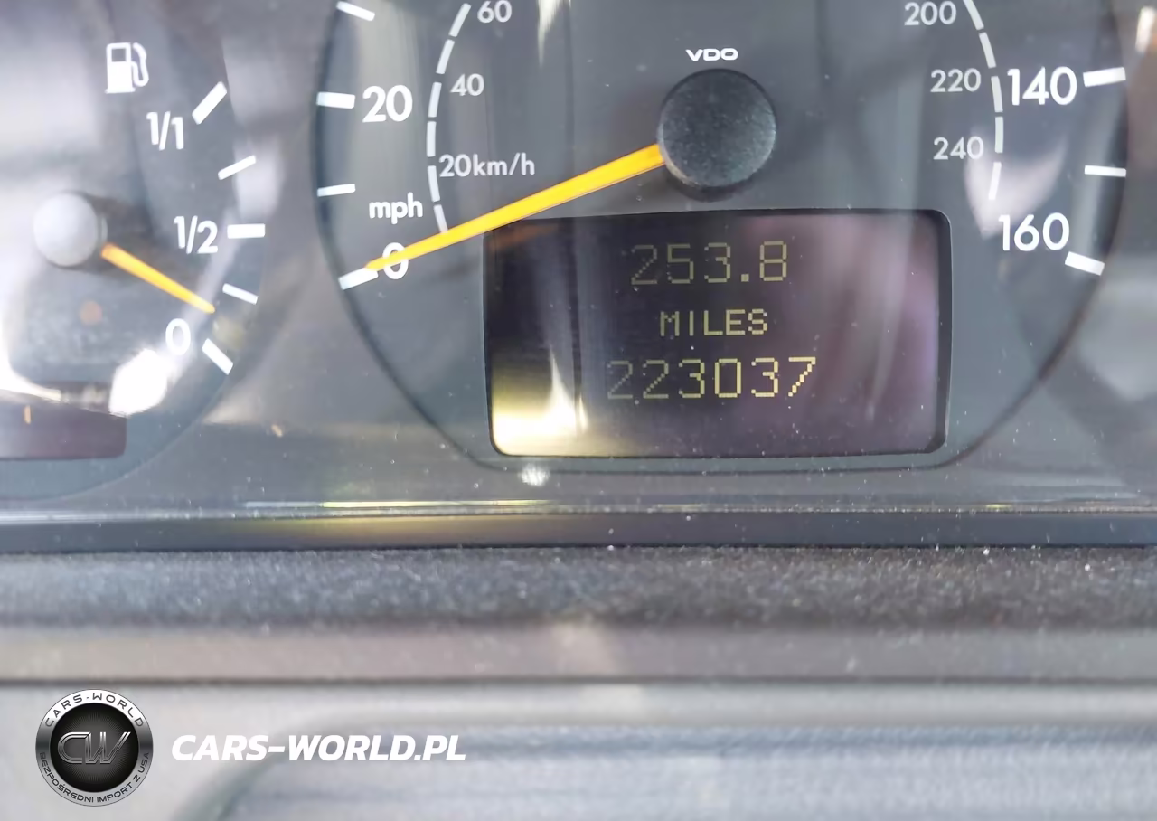 2000 Mercedes-Benz E 320 VIN:WDBJF65J6YB125171 - 7