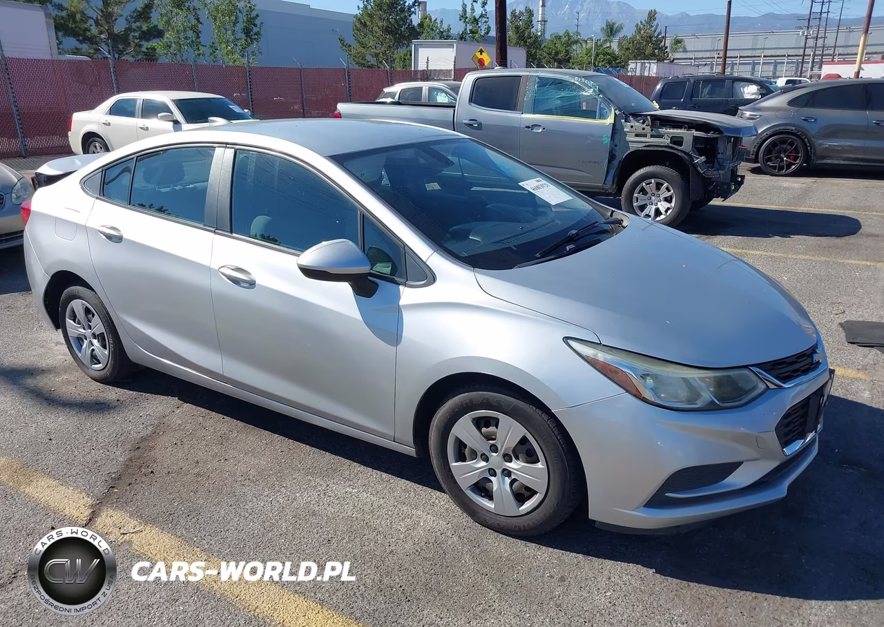 2018 Chevrolet Cruze Ls Auto – zdjęcie 1 z 17