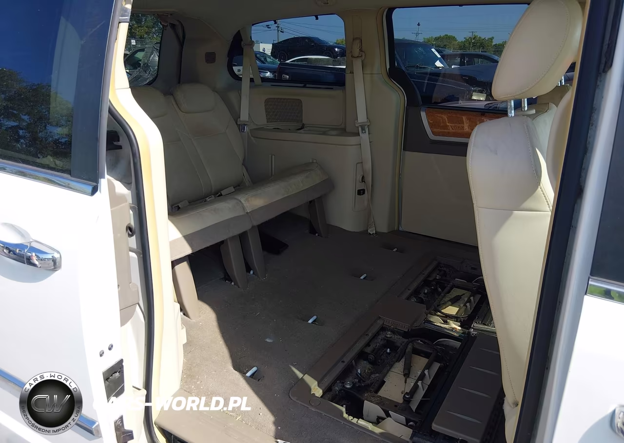 2008 Chrysler Town & Country Limited VIN:2A8HR64XX8R691454 - 8