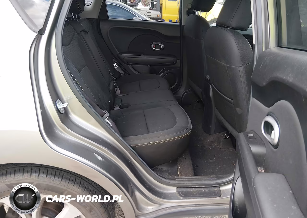 2015 Kia Soul + VIN:KNDJP3A57F7163806 - 8