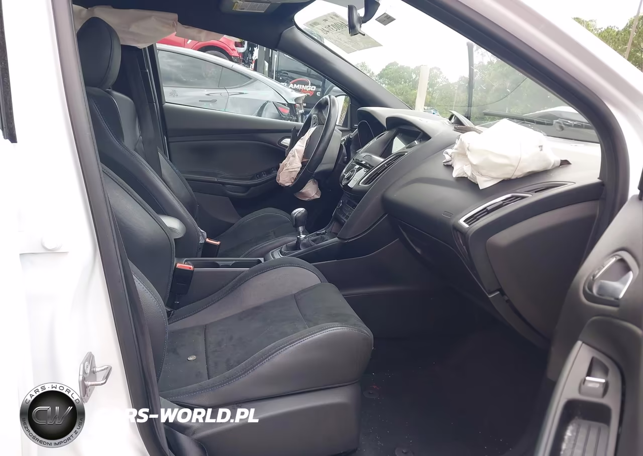 2017 Ford Focus Rs VIN:WF0DP3TH0H4122746 - 5
