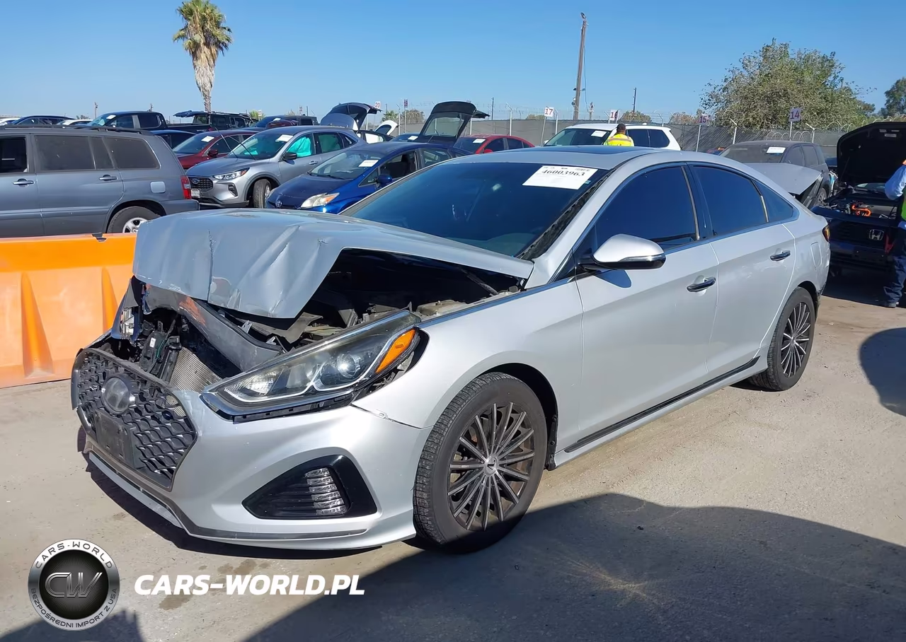 2018 Hyundai Sonata Sport VIN:5NPE34AF4JH669836 - 2