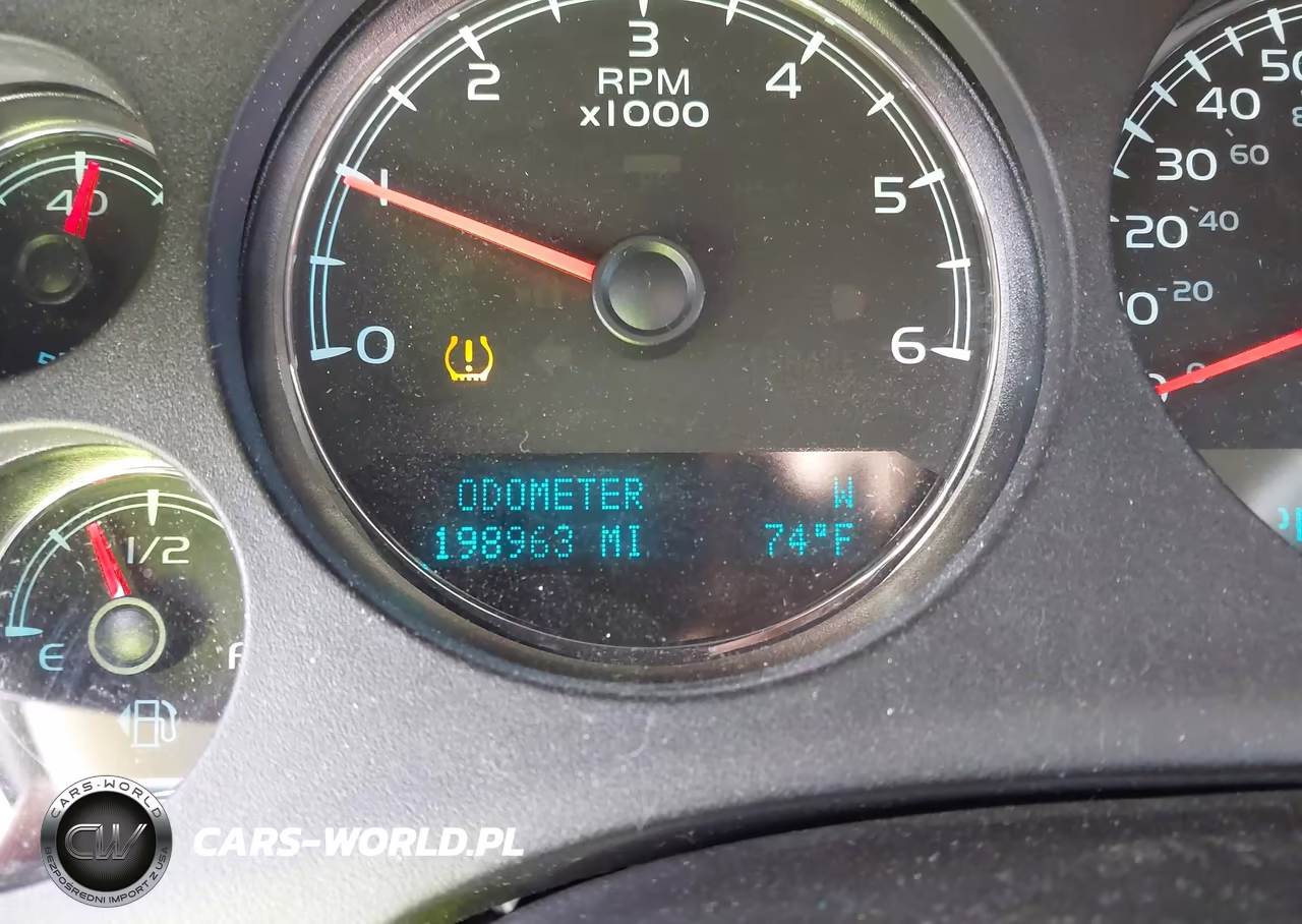 2014 Chevrolet Suburban 1500 Lt VIN:1GNSKJE7XER119229 - 15