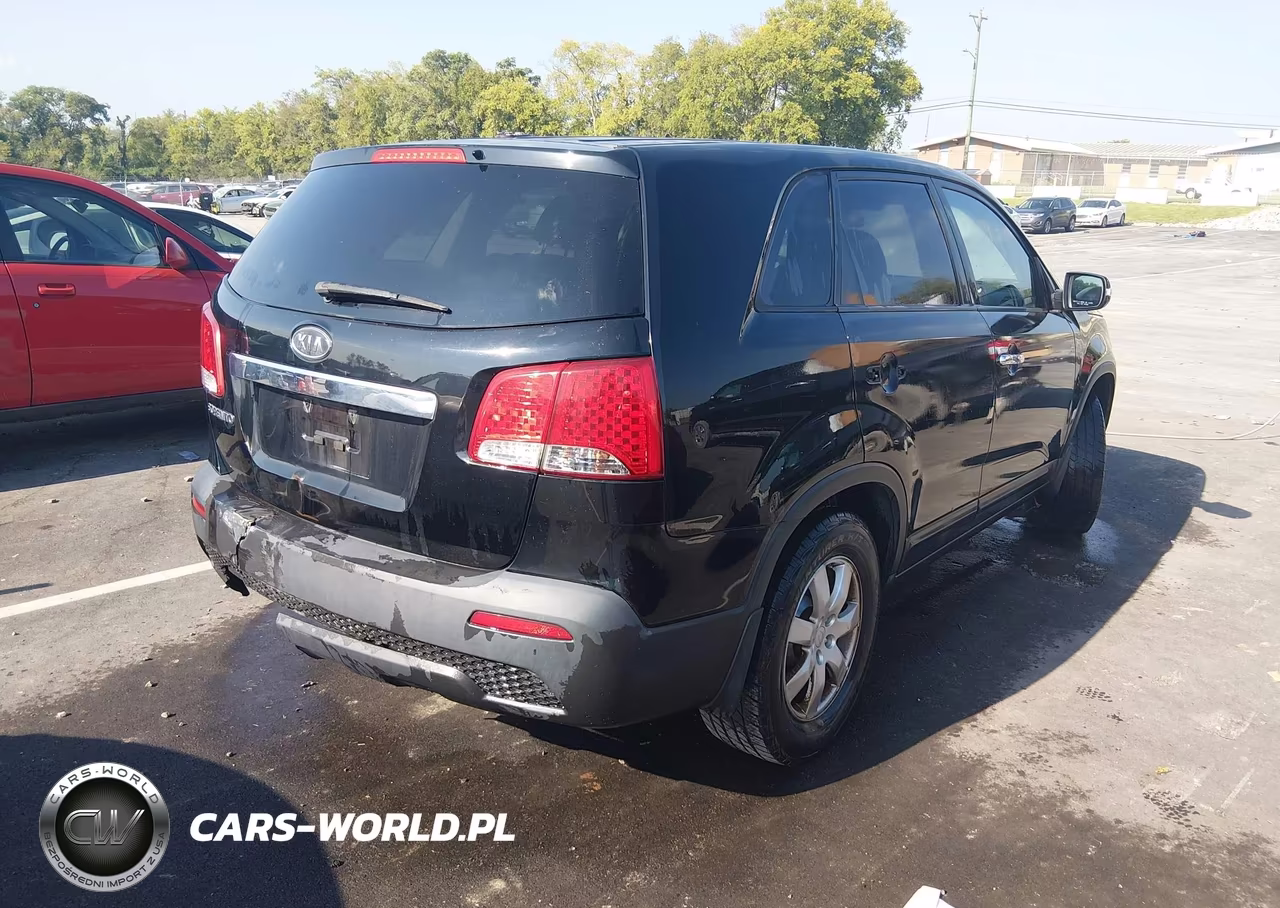 2011 Kia Sorento Lx VIN:5XYKT3A18BG109036 - 4
