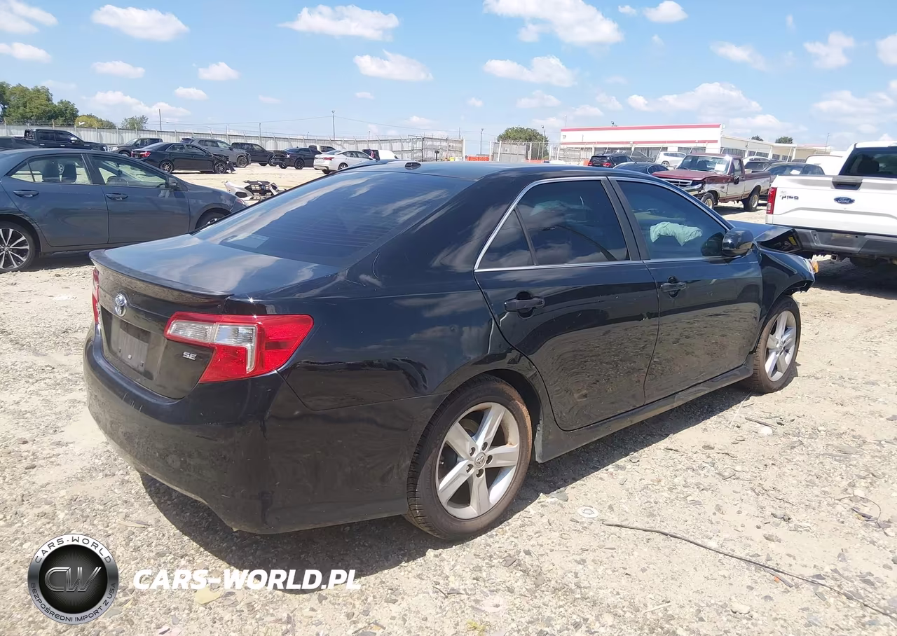 2013 Toyota Camry Se VIN:4T1BF1FK0DU682247 - 4