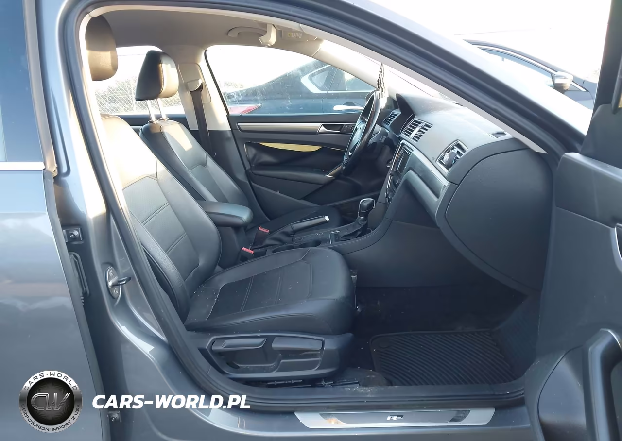 2016 Volkswagen Passat 1.8T R-Line VIN:1VWAS7A37GC064123 - 5