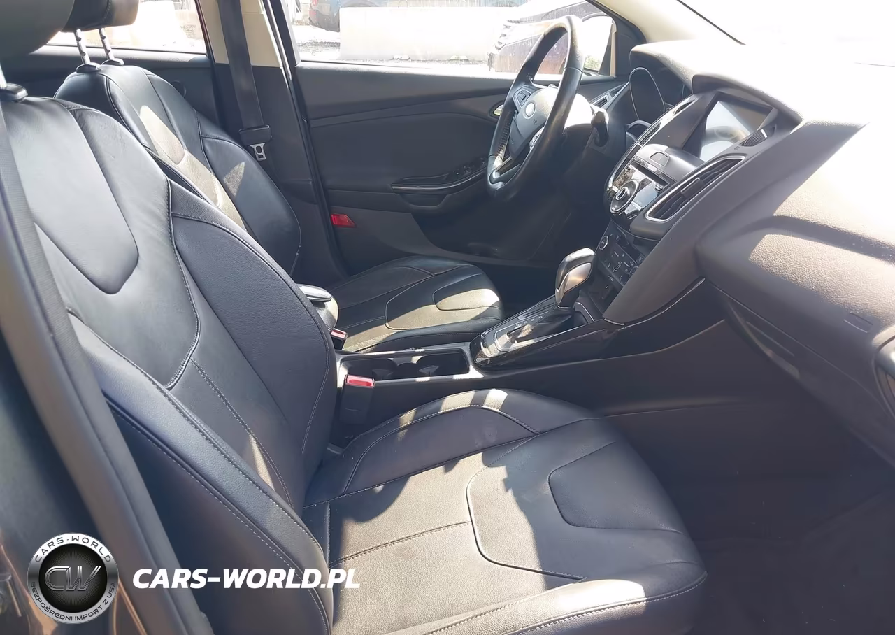 2016 Ford Focus Titanium VIN:1FADP3J25GL347529 - 5