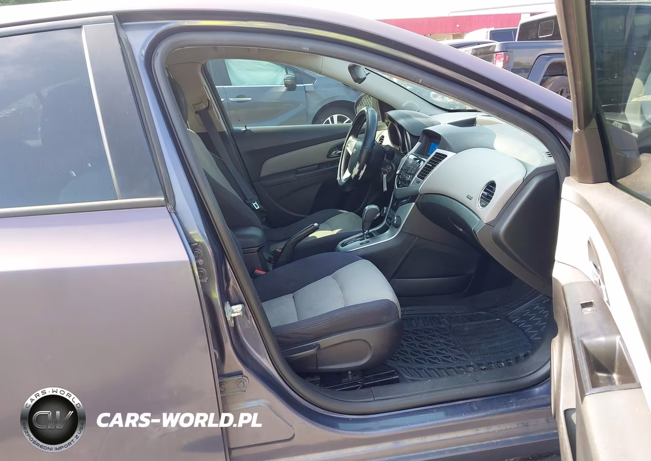2014 Chevrolet Cruze Ls Auto VIN:1G1PA5SH9E7420004 - 5