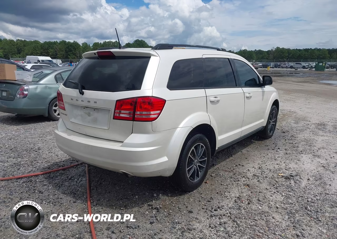 2018 Dodge Journey Se VIN:3C4PDCAB9JT495968 - 4
